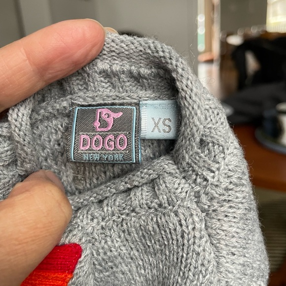 🐶HP🐶 Dogo Rainbow Sweater, size XS - Picture 8 of 8